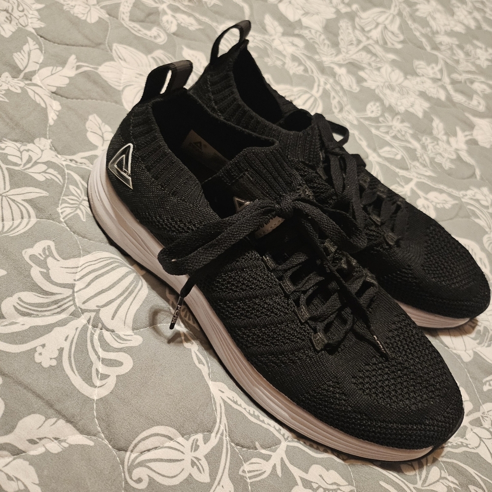 Mens Peak Running Shoes SZ 7